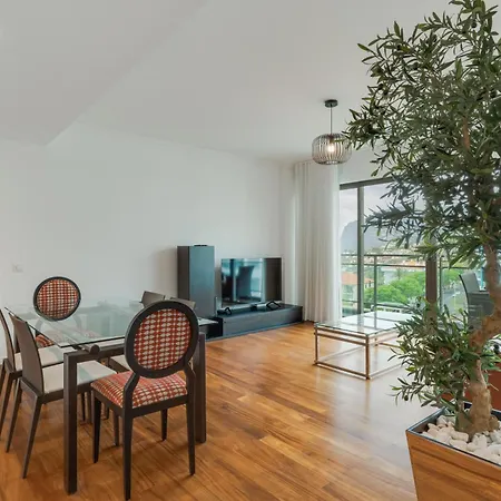 Apartment Anjo Location