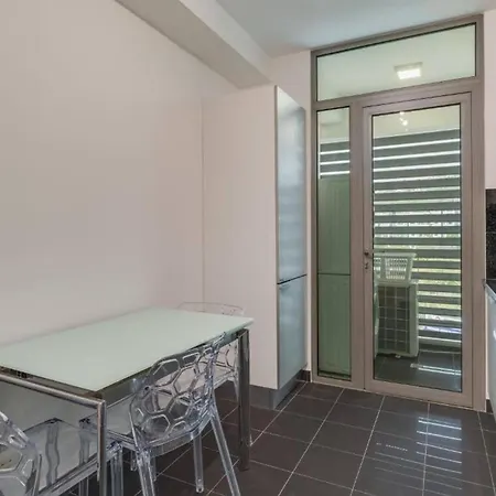 Apartment Anjo Location